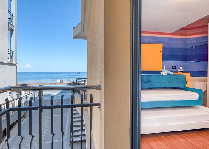 Апартаменты Lai - Front Beach Magic Sea - Sea Front - Happy Rentals Лайгуэлья