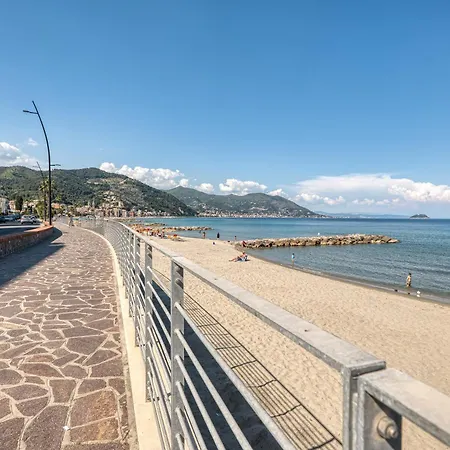 Front Magic Sea - 20m From The Sea - Happy Apartman Laigueglia